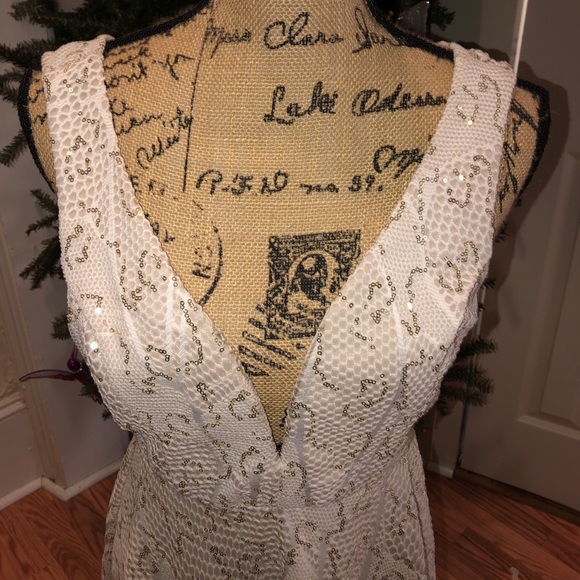 Dress - Picture 3 of 3